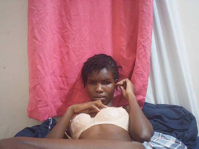 Beautyviny2 live cam on BongaCams