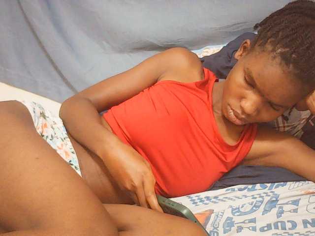 Beautyviny2 live cam on BongaCams