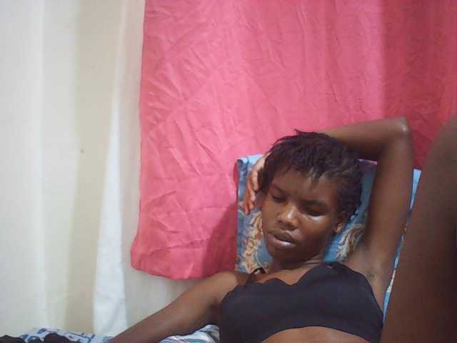 Beautyviny2 live cam on BongaCams