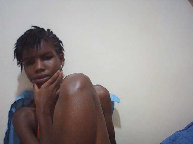 Beautyviny2 live cam on BongaCams