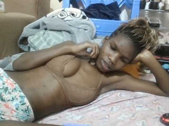 Beautyviny2 live cam preview