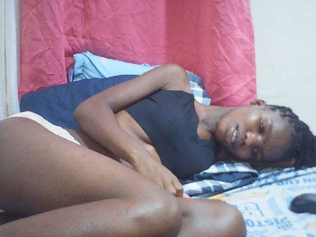 Beautyviny2 live cam on BongaCams