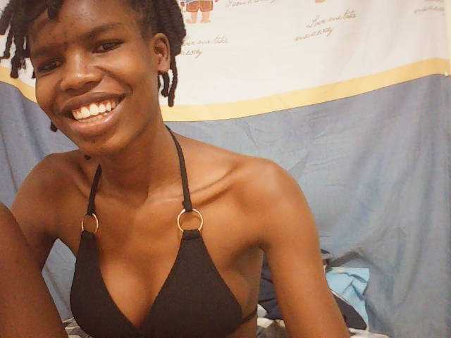 Beautyviny2 live cam on BongaCams