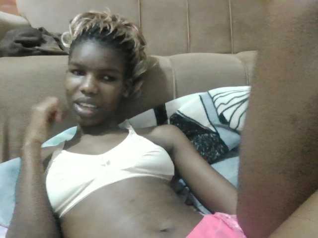 Beautyviny2 live cam on BongaCams