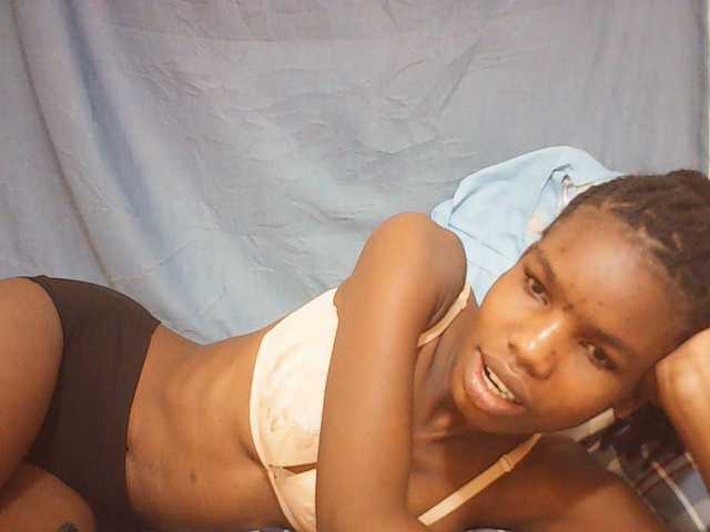 Beautyviny2 live cam on BongaCams