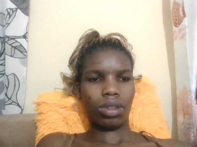 Beautyviny2 live cam on BongaCams