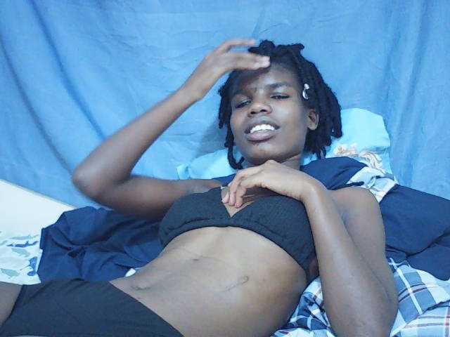 Beautyviny2 live cam on BongaCams