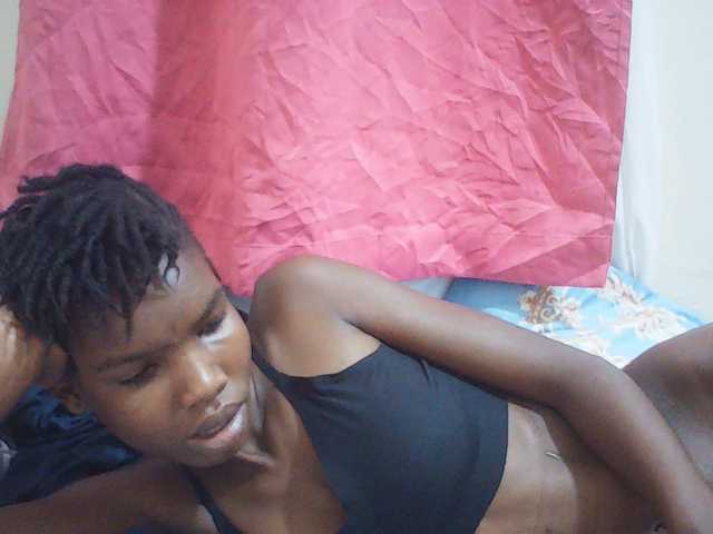 Beautyviny2 live cam on BongaCams