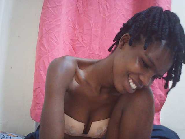 Beautyviny2 live cam on BongaCams