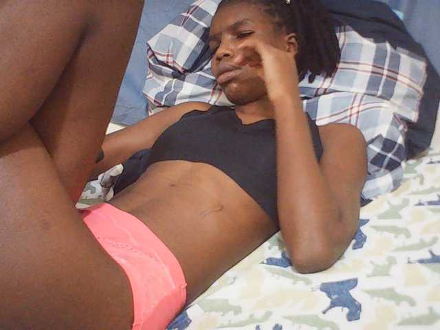 Beautyviny2 live cam on BongaCams
