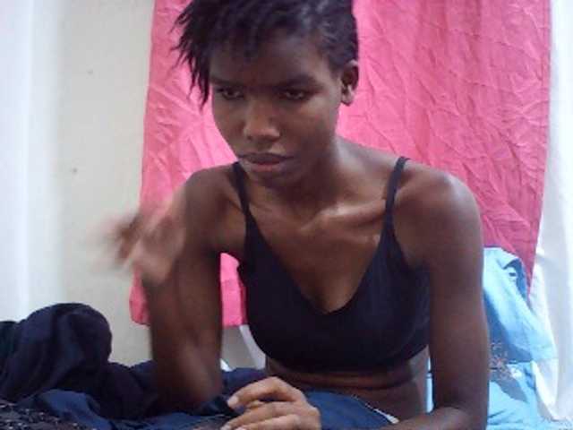 Beautyviny2 live cam on BongaCams