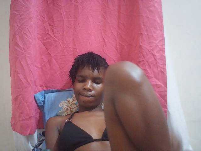 Beautyviny2 live cam on BongaCams