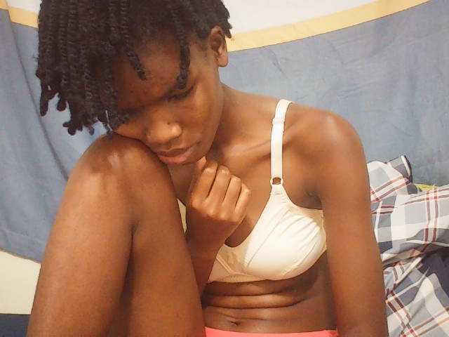 Beautyviny2 live cam on BongaCams