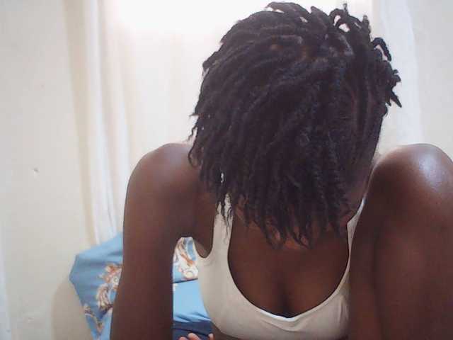 Beautyviny2 live cam on BongaCams