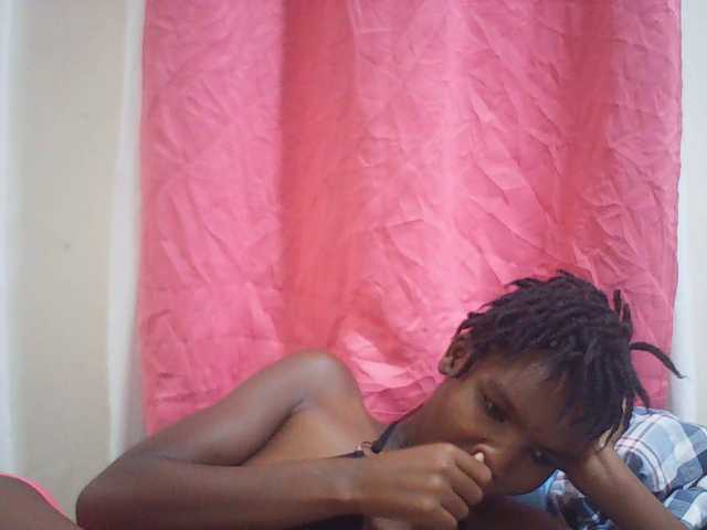 Beautyviny2 live cam on BongaCams