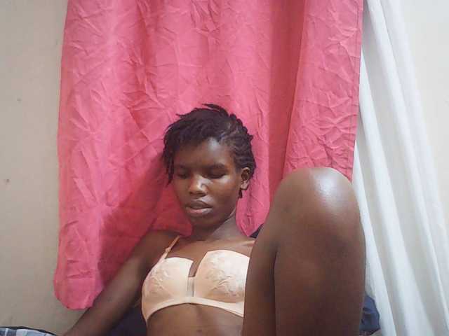 Beautyviny2 live cam on BongaCams