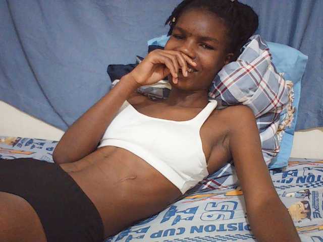Beautyviny2 live cam on BongaCams