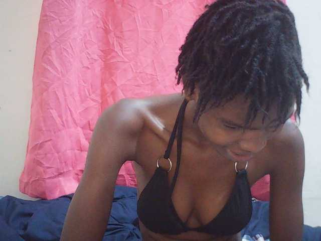 Beautyviny2 live cam on BongaCams