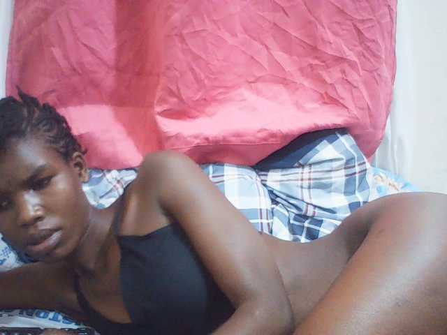 Beautyviny2 live cam on BongaCams