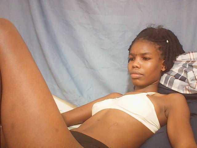 Beautyviny2 live cam on BongaCams