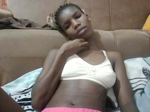 Beautyviny2 live cam on BongaCams