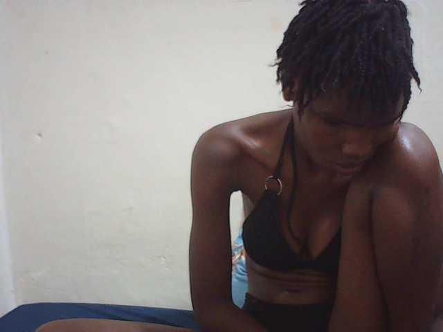 Beautyviny2 live cam on BongaCams