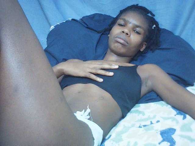 Beautyviny2 live cam on BongaCams