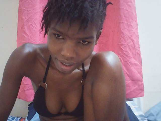 Beautyviny2 live cam on BongaCams