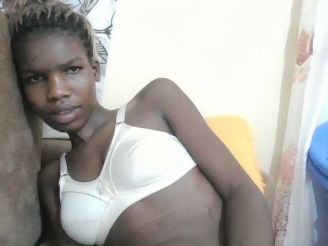 Beautyviny2 live cam on BongaCams