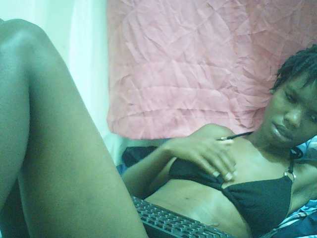 Beautyviny2 live cam on BongaCams