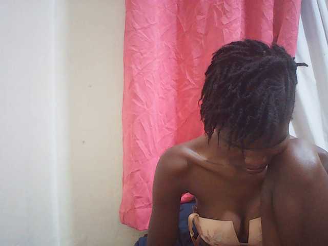 Beautyviny2 live cam on BongaCams
