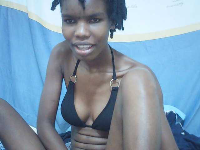 Beautyviny2 live cam on BongaCams