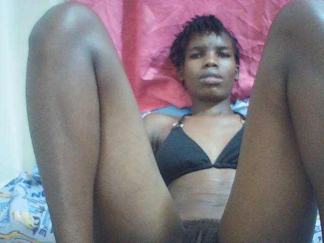 Beautyviny2 live cam on BongaCams