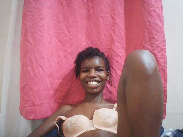 Beautyviny2 live cam on BongaCams