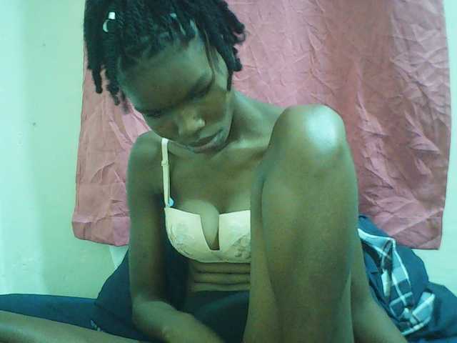 Beautyviny2 live cam on BongaCams