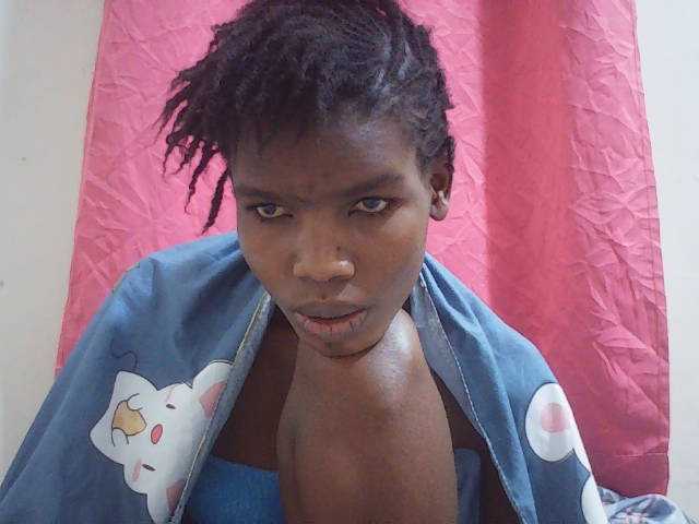 Beautyviny2 live cam on BongaCams