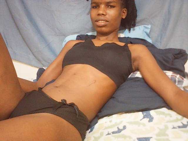 Beautyviny2 live cam on BongaCams