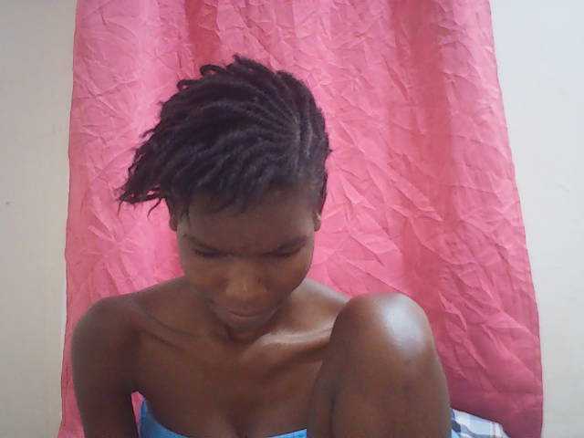 Beautyviny2 live cam on BongaCams