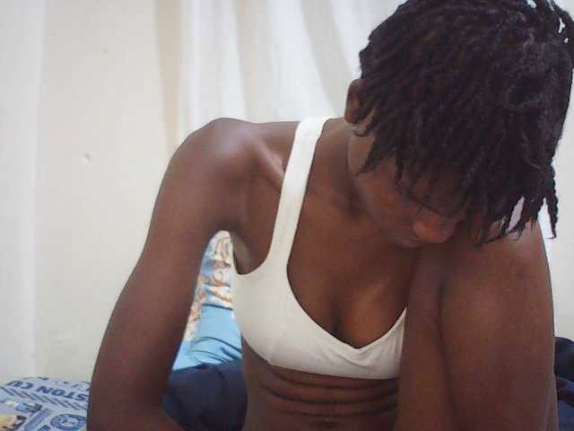 Beautyviny2 live cam on BongaCams