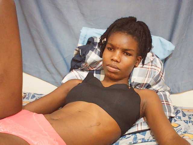 Beautyviny2 live cam on BongaCams