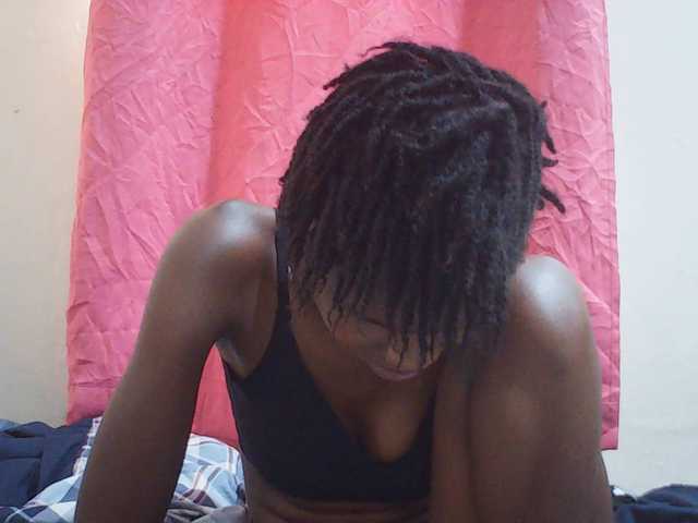 Beautyviny2 live cam on BongaCams