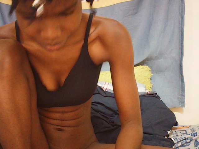 Beautyviny2 live cam on BongaCams