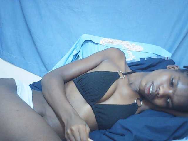 Beautyviny2 live cam on BongaCams
