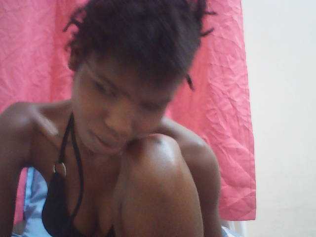 Beautyviny2 live cam on BongaCams
