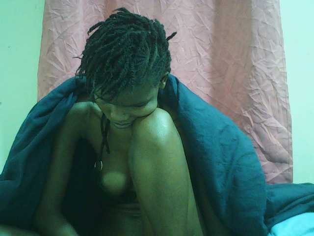Beautyviny2 live cam on BongaCams