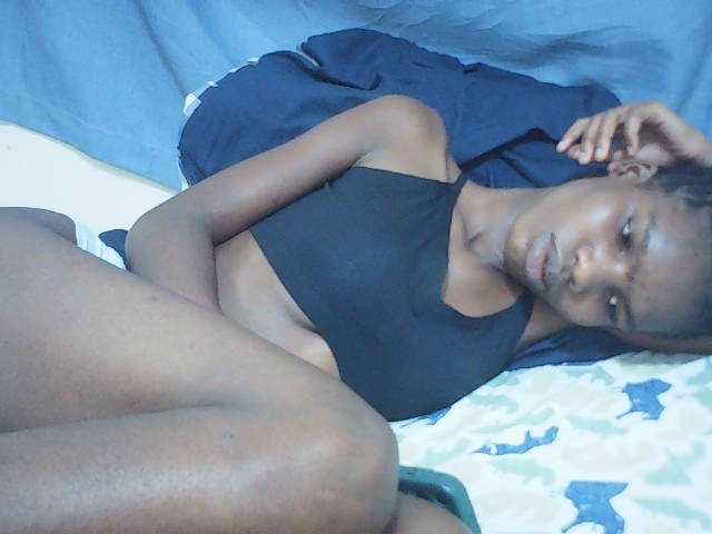 Beautyviny2 live cam on BongaCams