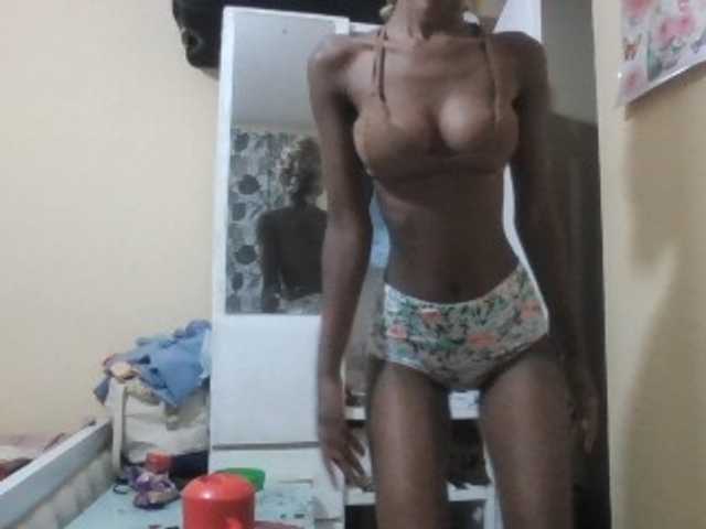 Beautyviny2 live cam on BongaCams