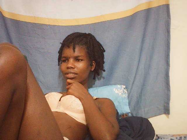 Beautyviny2 live cam on BongaCams