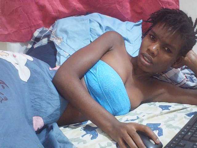 Beautyviny2 live cam on BongaCams