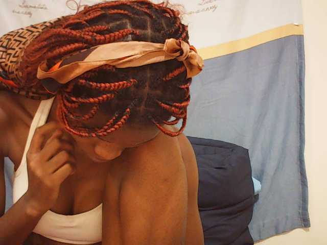 Beautyviny2 live cam on BongaCams